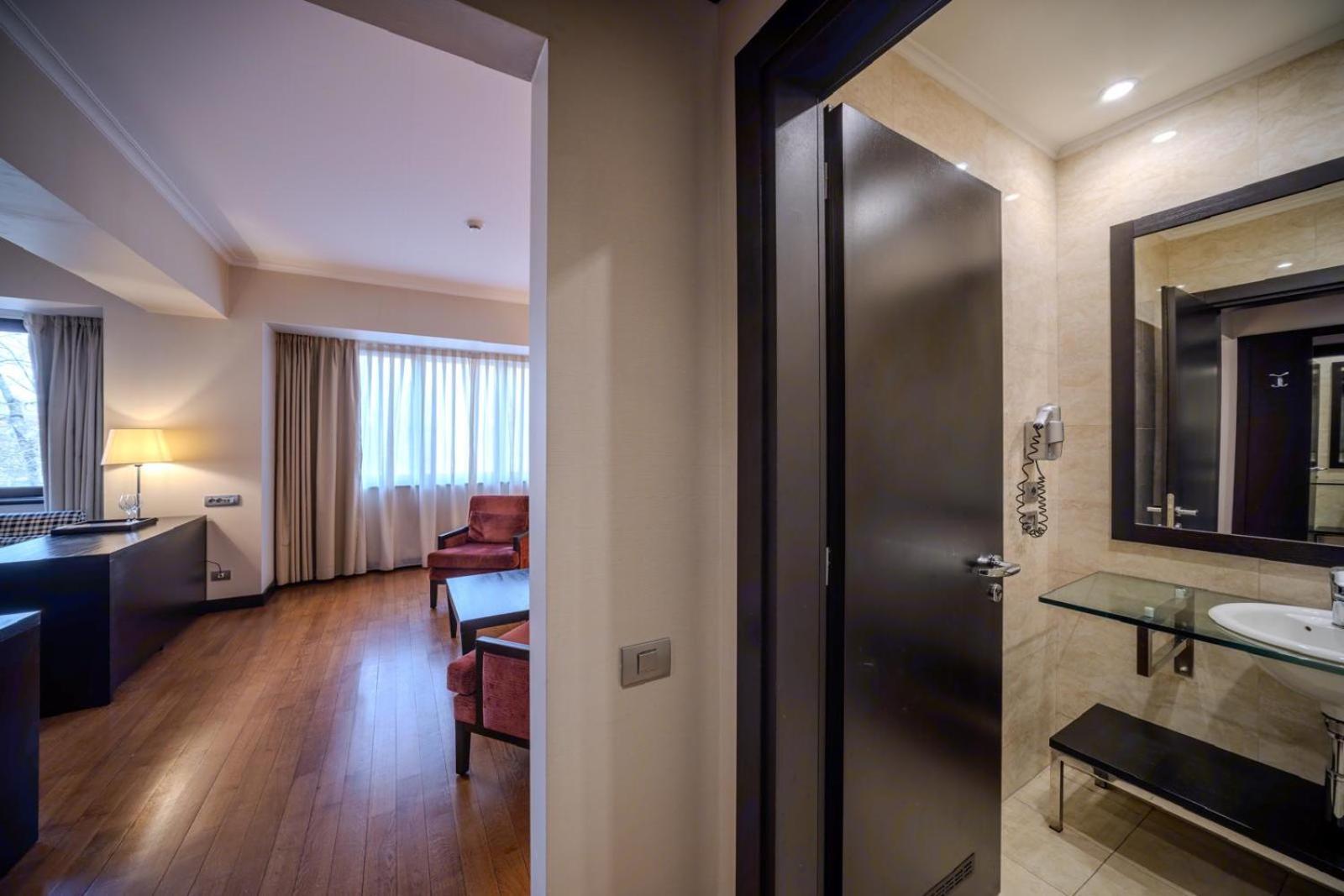 Hotel Rivo Timisoara Exterior photo